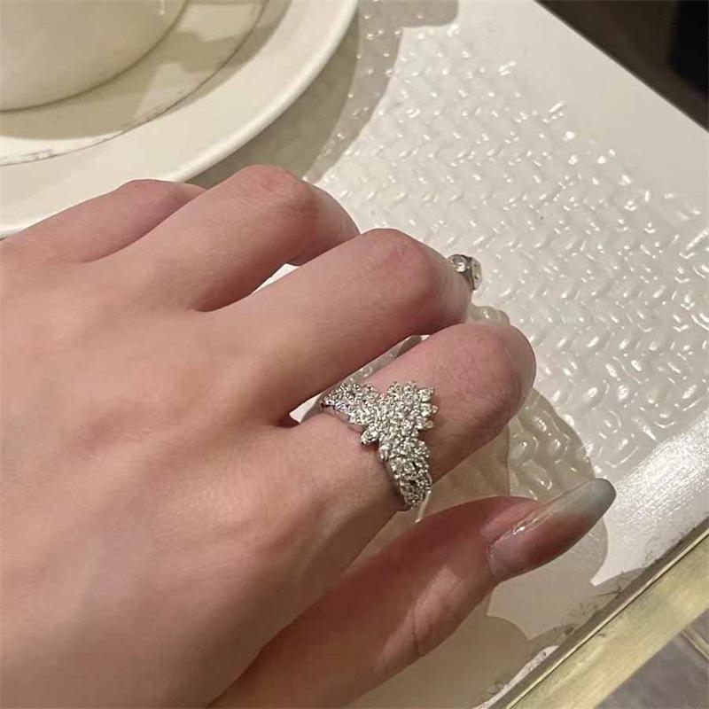 Adjustable Water Lily Crown Ring for Women - Exquisite Full Diamond Design Adjustable Open