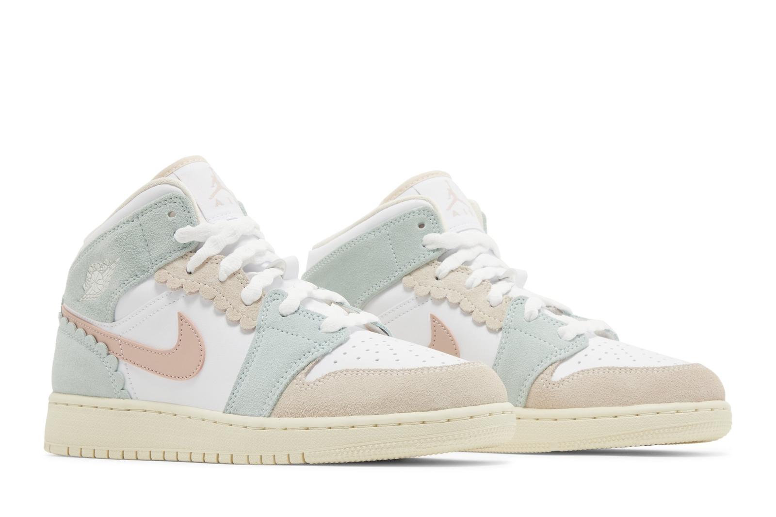 

Air Jordan 1 Mid SE GS Фестончатый край DZ5361-100 38.5