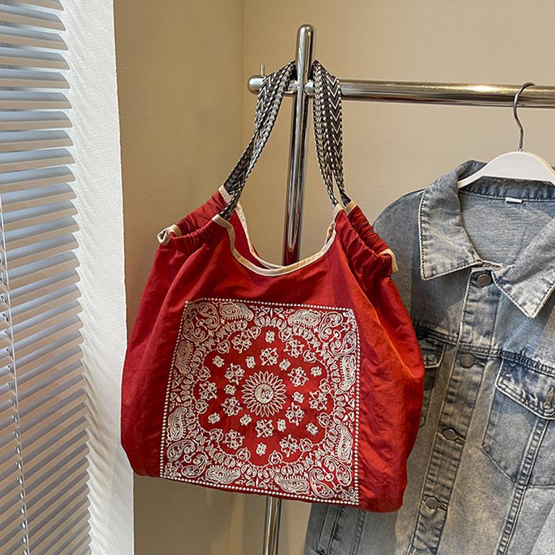 

Женская модная сумка через плечо из нейлона с вышитым цветком кешью, повседневная сумка-тоут из полиэстера с подкладкой без застежки 44x9x37cm красный