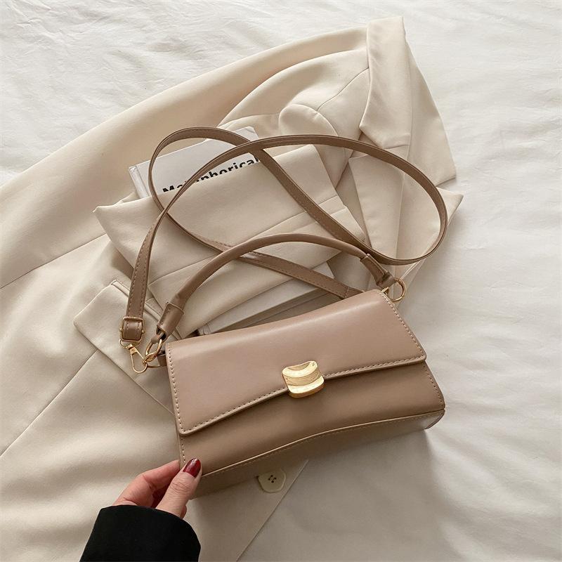 

Fashion versatile bag women s 2025 new trendy high-end texture niche single shoulder retro portable small square bag crossbody хакі