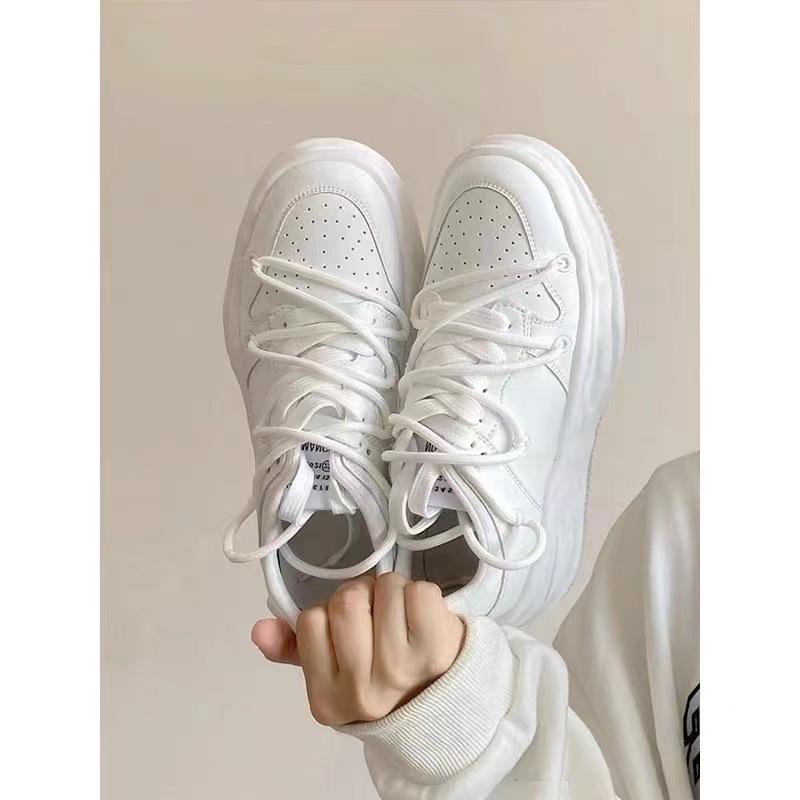 Women's Shoes 2025 New Leather Little White Shoes Women's Korean Version Platform Dissolving Board Shoes Women's Casual Shoes Versatile Sports Shoes