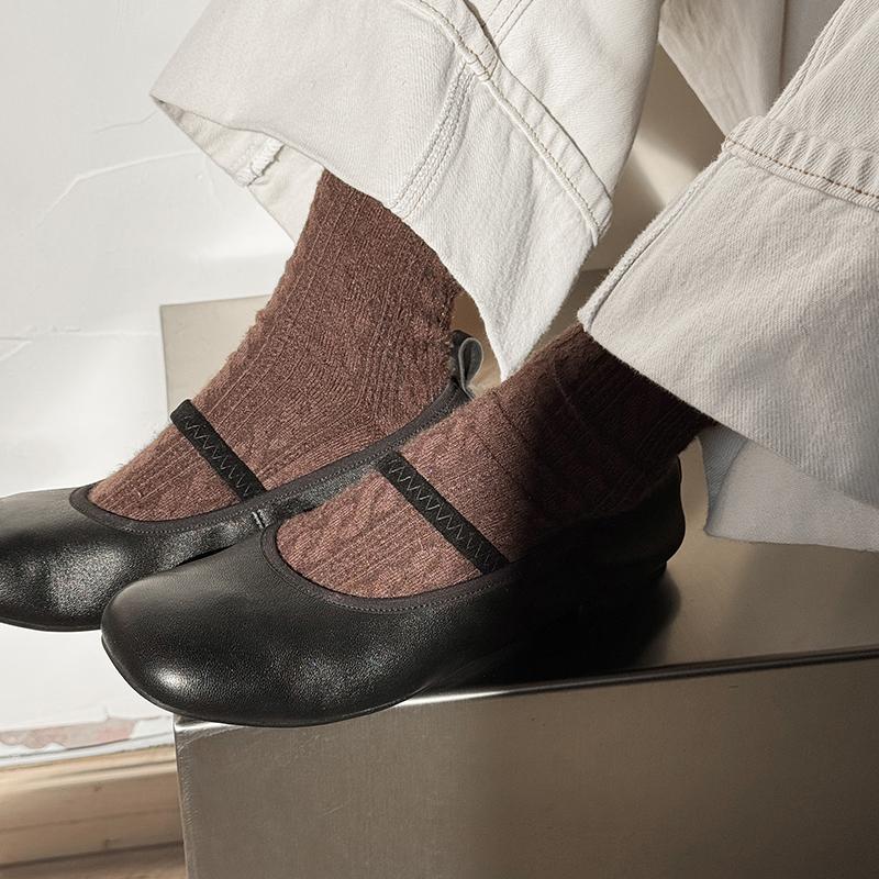 Fashion 2025 New Spring Women Flats Round Toe Chunky Heel Genuine Leather Women Shoes Shallow Soft Buckle Strap Mary Janes Ladies Shoes