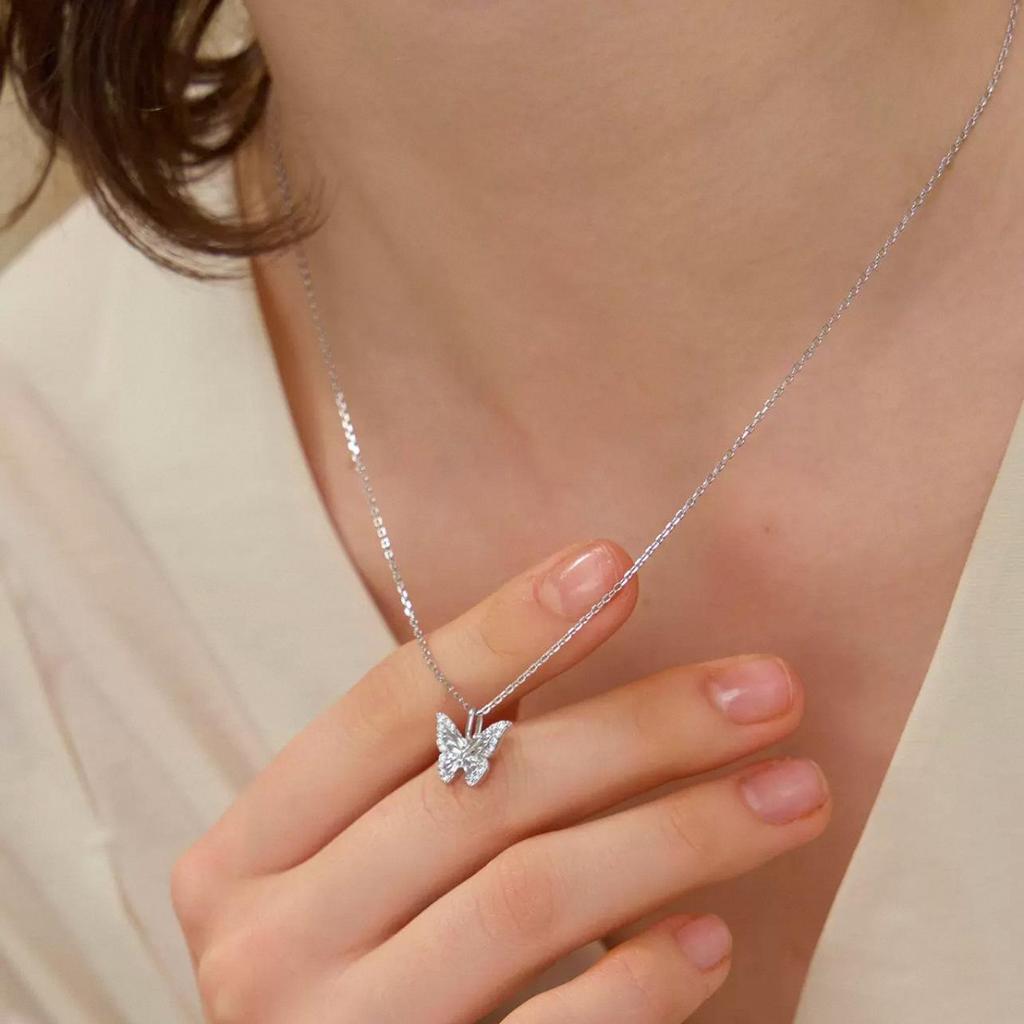 Celebrity-Inspired Dancing Butterfly Pendant Necklace – Elegant, Simple, and Versatile Clavicle Chain