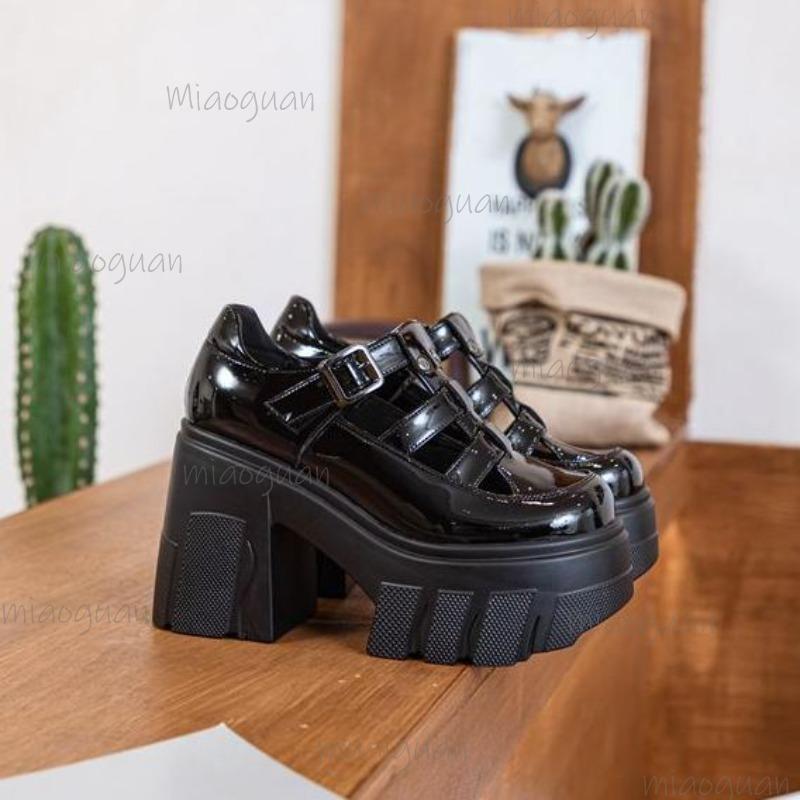 Fashion 2025 New Roman Style Hollow Sandals Thick High Heel Round Toe Platform Sandals Leather Buckle Strap Women Street Style Pumps