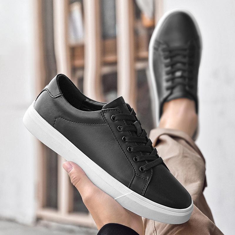 Men's White Low-Top Casual Cowhide Shoes with Thick Sole and Breathable, Versatile Round Toe Design.