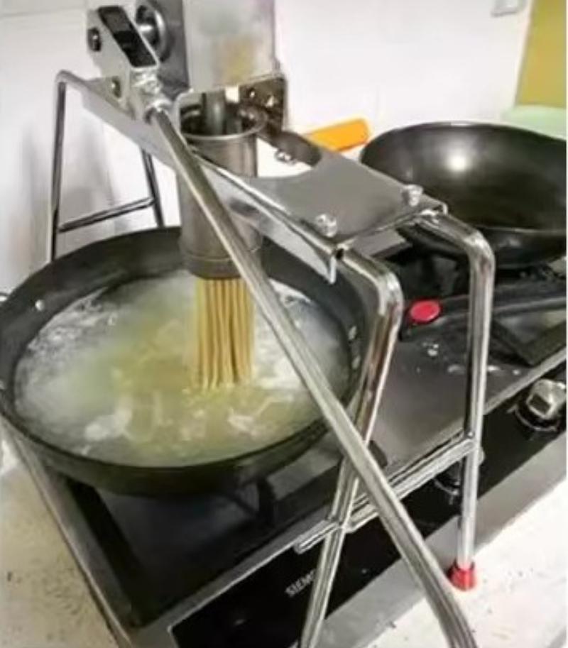 Household  Stainless Steel Noodles Maker Manual Pasta Pressing Machine Hand Crank Cutter