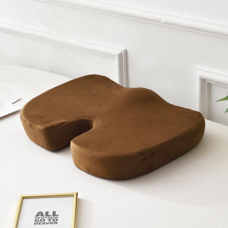 Подушка сиденья для облегчения боли Ортопедическая пена с эффектом памяти Эргономичный дизайн для копчика крестца боли при ишиасе Комфорт для офисного кресла автомобиля дома для водителя геймера 45357cm 1470₽