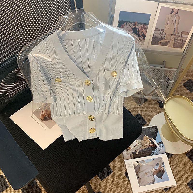 

Летняя новая свободная трикотажная футболка с V-образным вырезом, женская модная тонкая повседневная футболка на пуговицах для женщин, элегантные однотонные простые винтажные футболки для женщин 24882 One Size синий