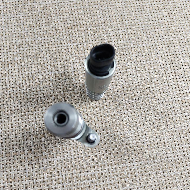 1 Set Inlaat & Uitlaat Olie-Regeling Timingklep Solenoïde VVT 12655420 12655421 Voor Chevrolet Captiva 2.4 Equinox GMC Opal Andra