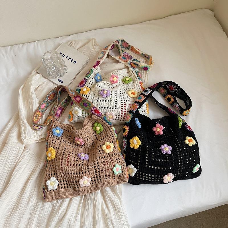 Gestrickte Umhängetasche kleine Blumen-Umhängetasche Mädchen kleiner frischer Rucksack Strandtasche für den Strand