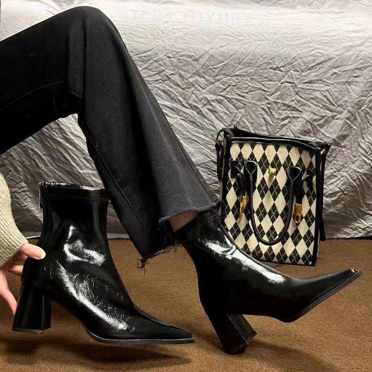 

Женские лаковые ботильоны с острым носком 2025 - Дизайн осень/зима, Массивный каблук, Облегающий крой Default Item