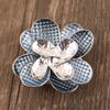 Heiß verkaufende emailierte geometrische Blume magnetische Brosche, modische kreative Blumenbrosche für Damen