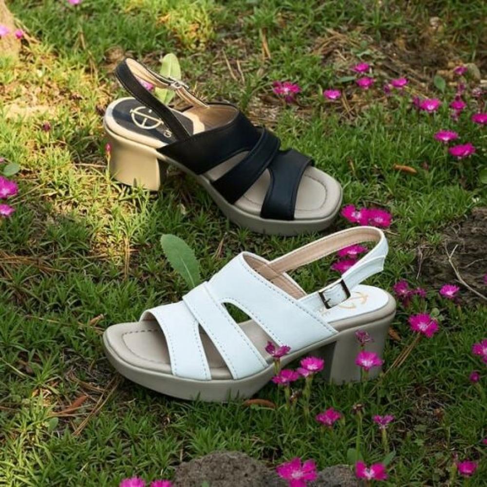 Jisyu Pelani Platform Sandals