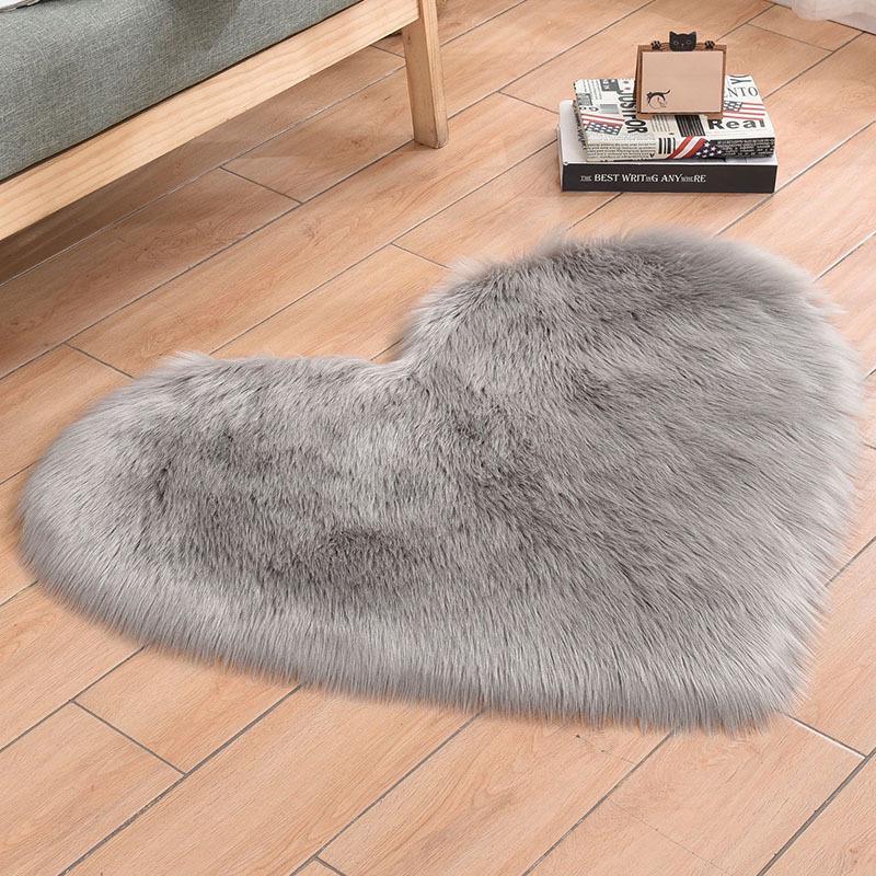 Ivory Heart-Shaped Imitation Wool Carpet for Bedroom & Living Room