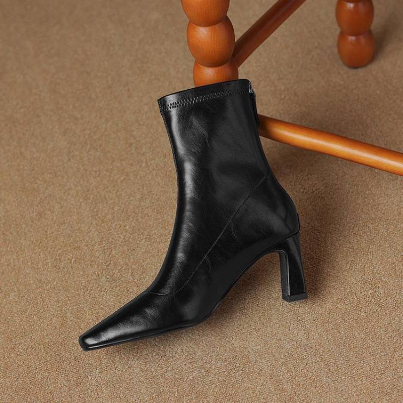 

Autumn and winter high-heeled women s knight boots solid color square head thick heel comfortable rear zipper rubber sole large size medium boots wo 38