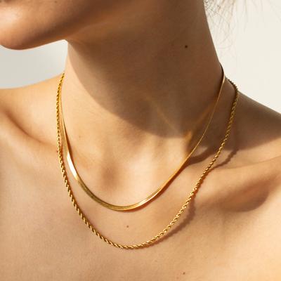 Doppellagige gestapelte Titanstahl-Halskette Leichter Luxus High-End Schlüsselbeinkette Edelstahl-Schmuck Verblasst nicht