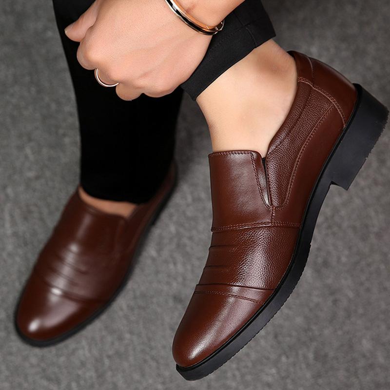 Spring 2025 New Men's Pointed Shoes Brown Black Wedding Shoes Oxford Dress Shoes Loafers Men Genuine Leather Casual Shoes