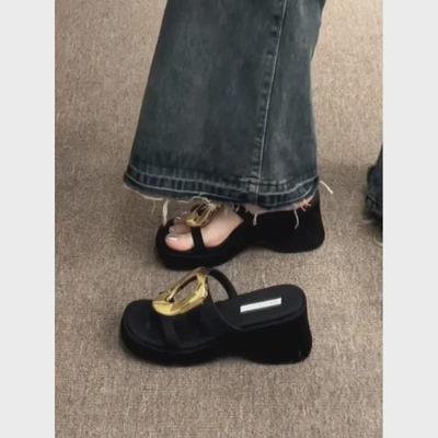 Dámska obuv – Sandály