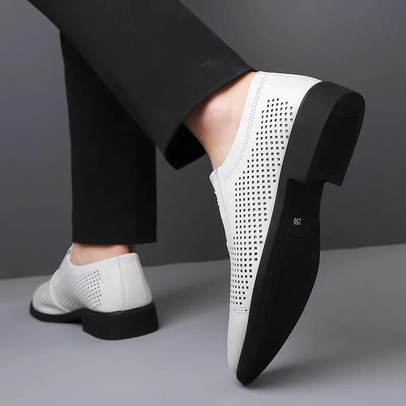 New Punched Loafers Business Leather Shoes Low Heeled Hiking Casual Shoes Hollow Out Breathable British Style Formal Oxford Shoe