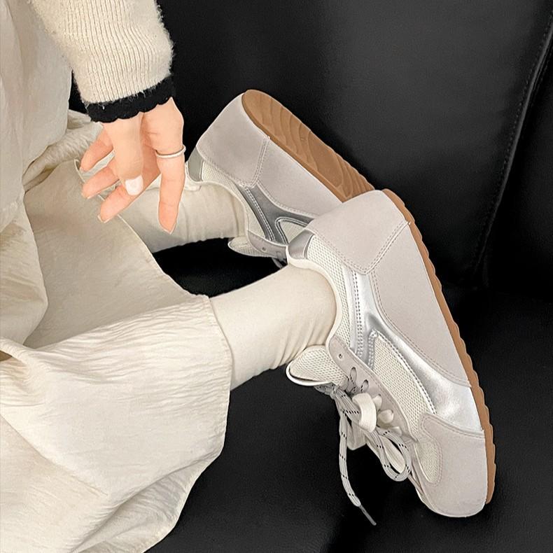 Pink retro flat-bottomed ballet style moral training shoes women's 2025 new spring versatile skirt casual Forrest Gump board shoes