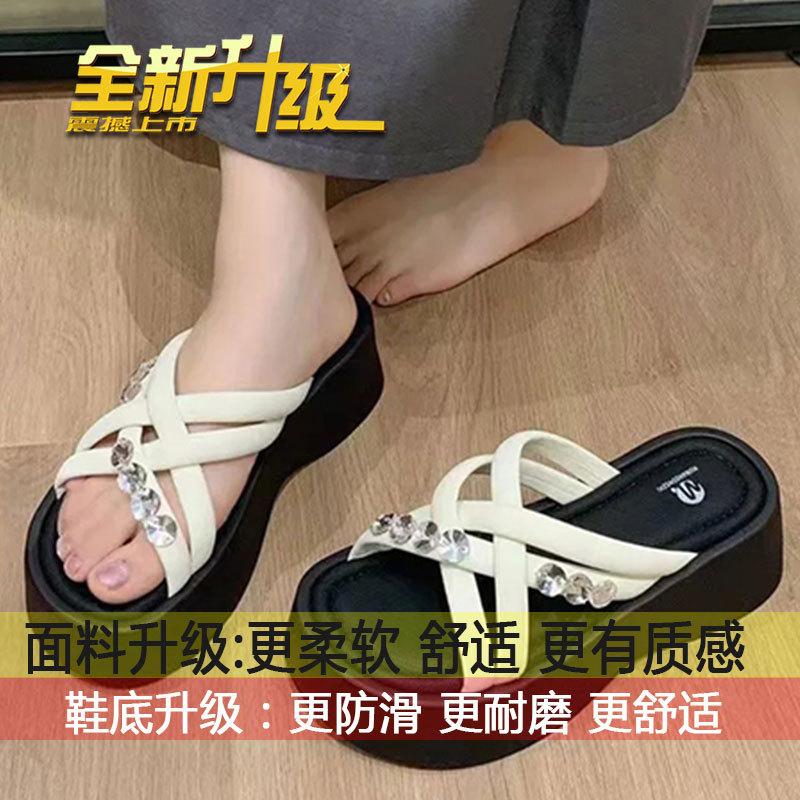 

Серебристые сандалии с юбкой, повседневная пляжная обувь, женская летняя одежда 2025, новые крутые шлепанцы на толстой подошве и высоком каблуке со стразами 40