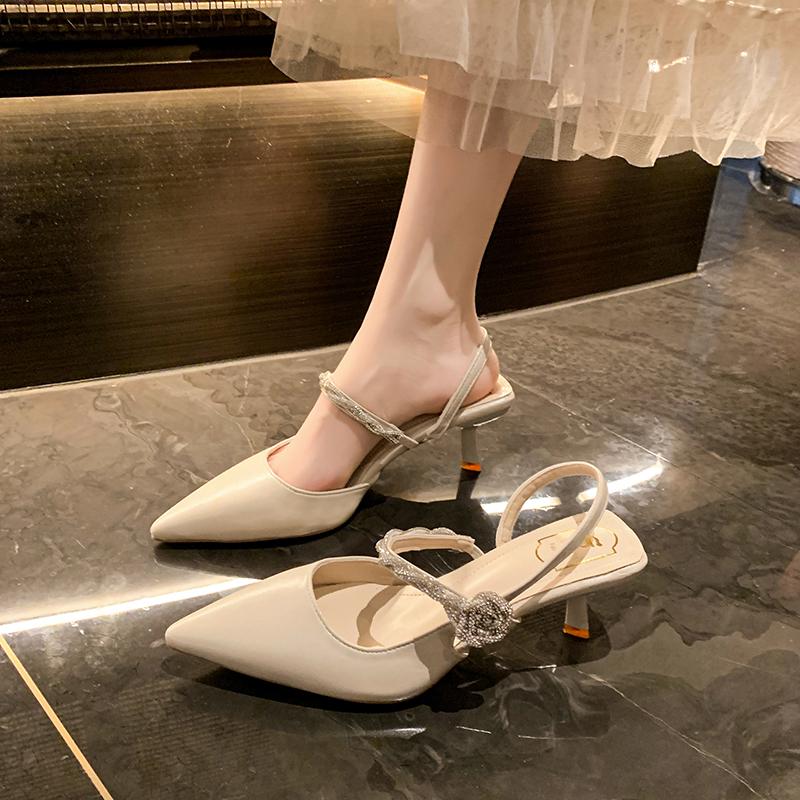 Fashion Summer 2025 New French Pointed Closed Toe High Heels Fashion Female Designer Luxury Shiny Rhinestone Sandals.