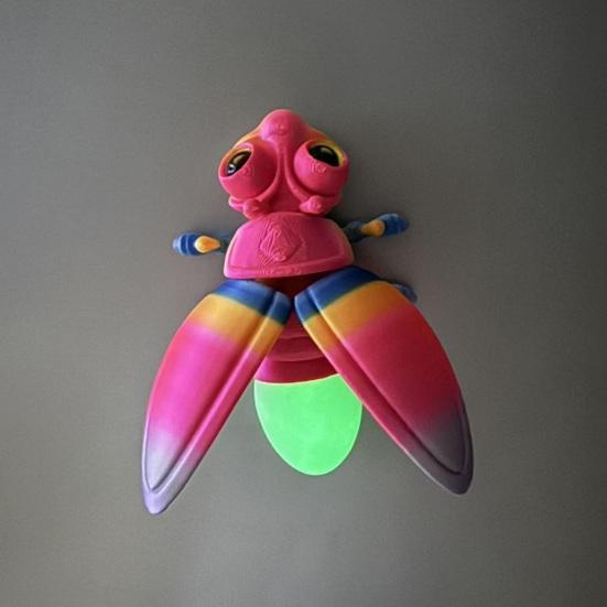 3D Printed Firefly Ornament Cute Magnetic Firefly Figurine with Glow-in-the-dark Tail Colorful Firefly Refrigerator Magnet for Home Decor Fun Gift