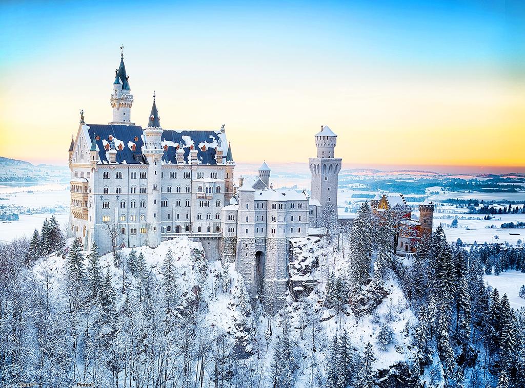 Pintoo plastic jigsaw Neuschwanstein Castle in Winter challenging for no clicks into 300-piece puzzle (24x31cm), adults, fragments, place. [H2339]