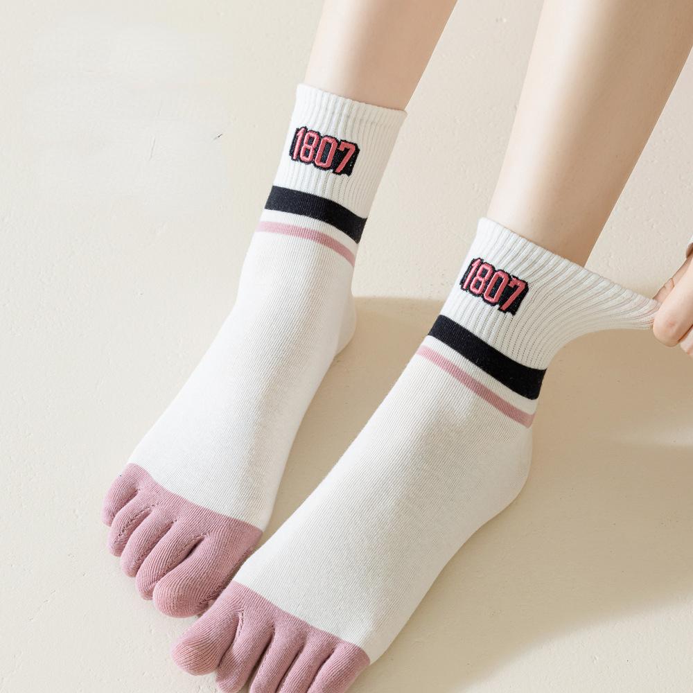 Nouveaux chaussettes mi-mollet respirantes absorbant la sueur à cinq doigts pour femmes, chaussettes à orteils séparés, chaussettes étudiantes mignonnes de dessin animé pour filles