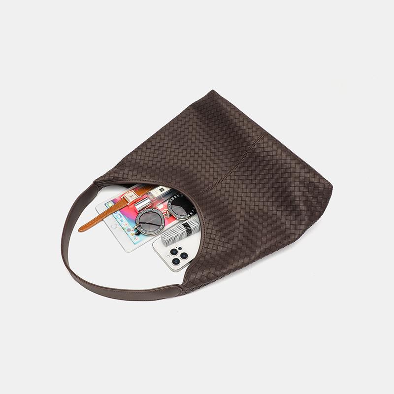 Vintage Commuter Tote Bag 2025 Super Popular PU Woven Soft Leather Shoulder Bag Large Capacity Commuter Underarm Bag for Women