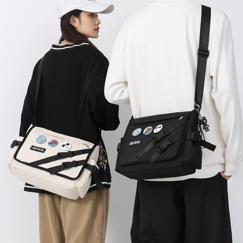 Herren Trendige Japanische Minimalistische Umhänge- und Schultertasche - Stilvolle Studenten Messenger Bag mit Kostenlosem Versand