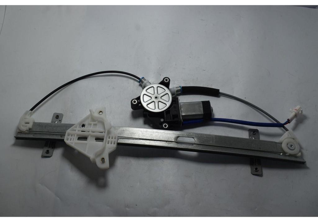 Car Window Regulator 82402-H1000 for Traka (2003-2008)