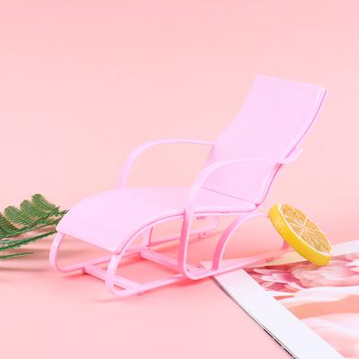 1 Stück 1:6 Puppenhausmöbel Schwimm-Klappliegestuhl Zubehör Rosa Strandstuhl