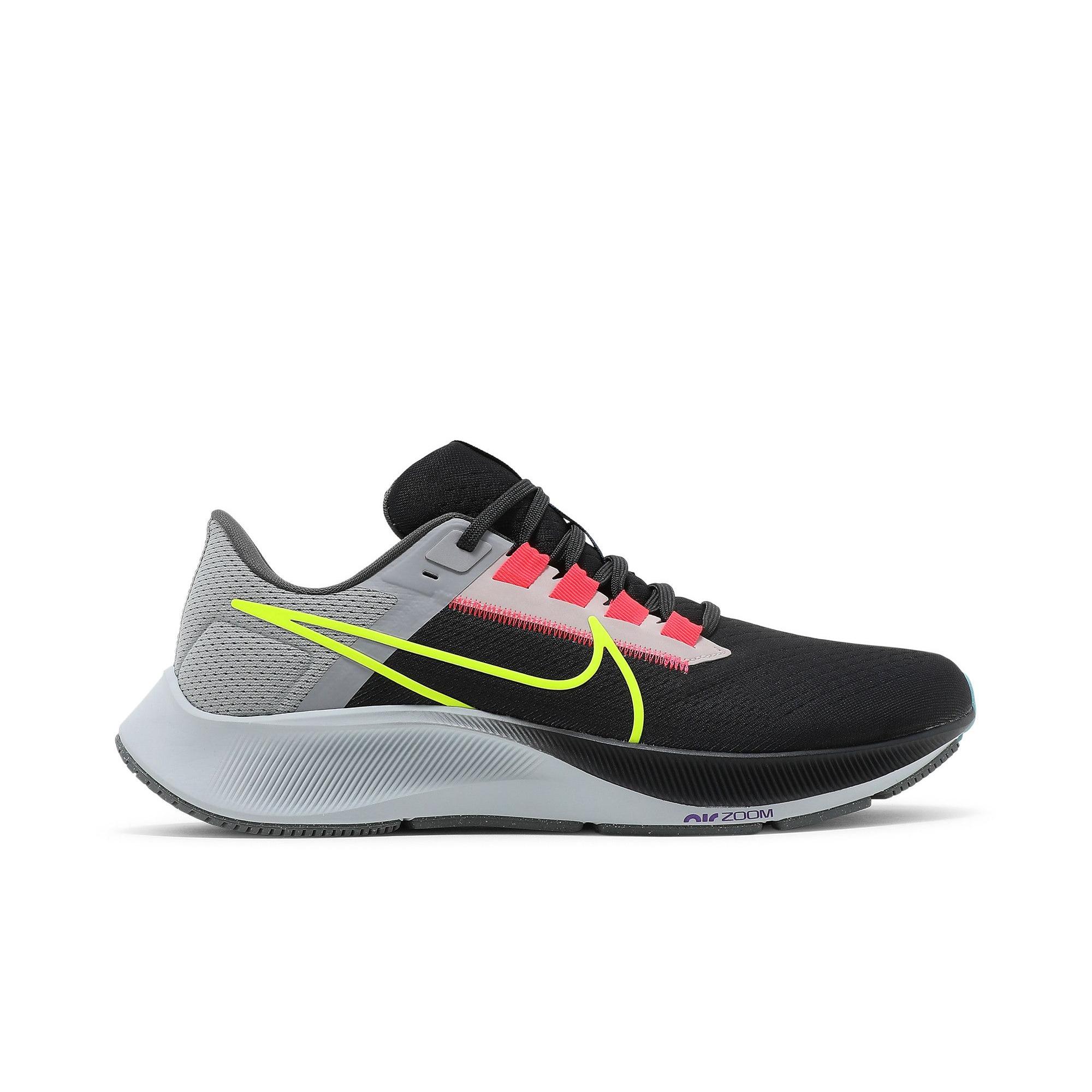 Nike Air Zoom Pegasus 38 LE