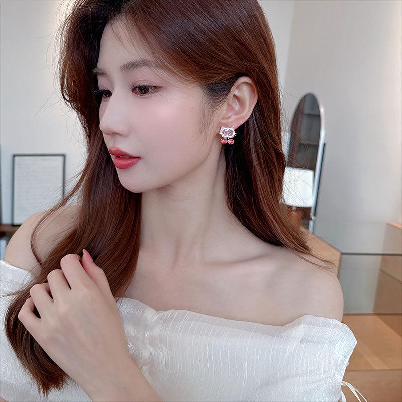 Hochwertige exquisite Glückskatzen-Ohrringe Damenmode vielseitig superfeehaft süß hochwertig leichter Luxus Ohrringe niedliche Katzenstecker