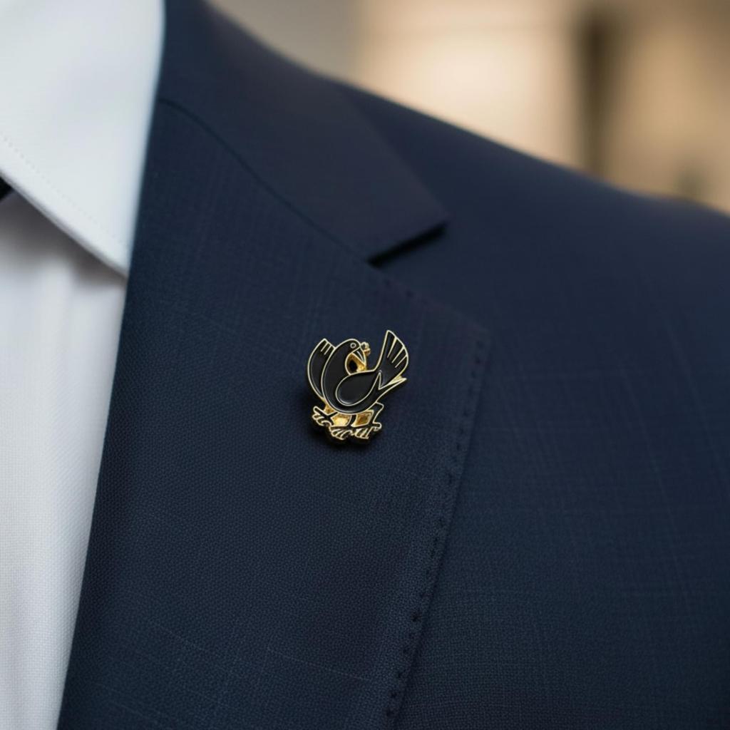 Don Flyee Yatagarasu Japanese Mythology Pin Badge Butterfly Clutch Alloy C0058