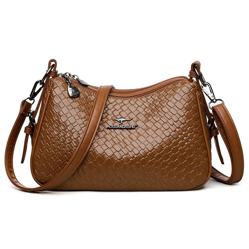 

New simple woven pattern messenger women s bag large capacity soft leather texture shoulder bag versatile popular hand carry armpit bag коричневый