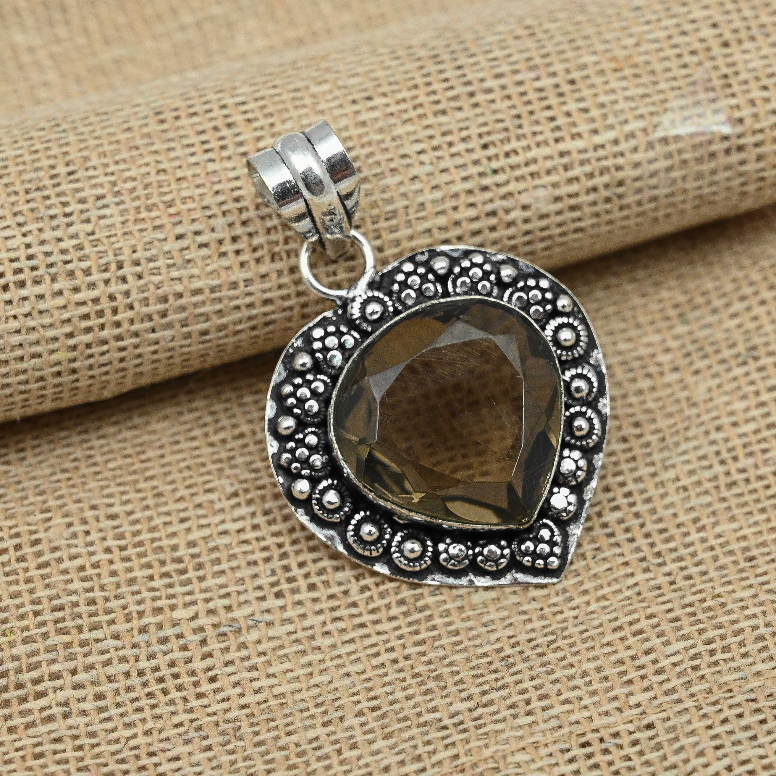 

Дымчатый топаз Драгоценный камень Стерлинговое серебро 925 пробы Ювелирные изделия ручной работы Красивые украшения с подвесками 1.77 Inches коричневый