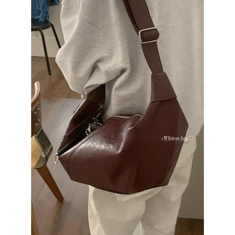 Autumn and winter simple ancient dumpling bag women's 2025 new fashion Korean version underarm bag casual large-capacity crossbody bag