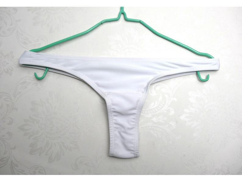 

Европейские и американские женские плиссированные стринги-бикини: Сексуальные разноцветные плавки от купальника M