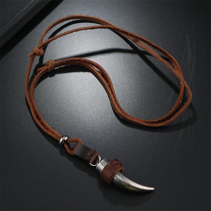 Braunes Contracted Rindsleder Halskette Individueller Charakter Hornform Anhänger Lederseil Halskette Herren Schmuck Geschenk