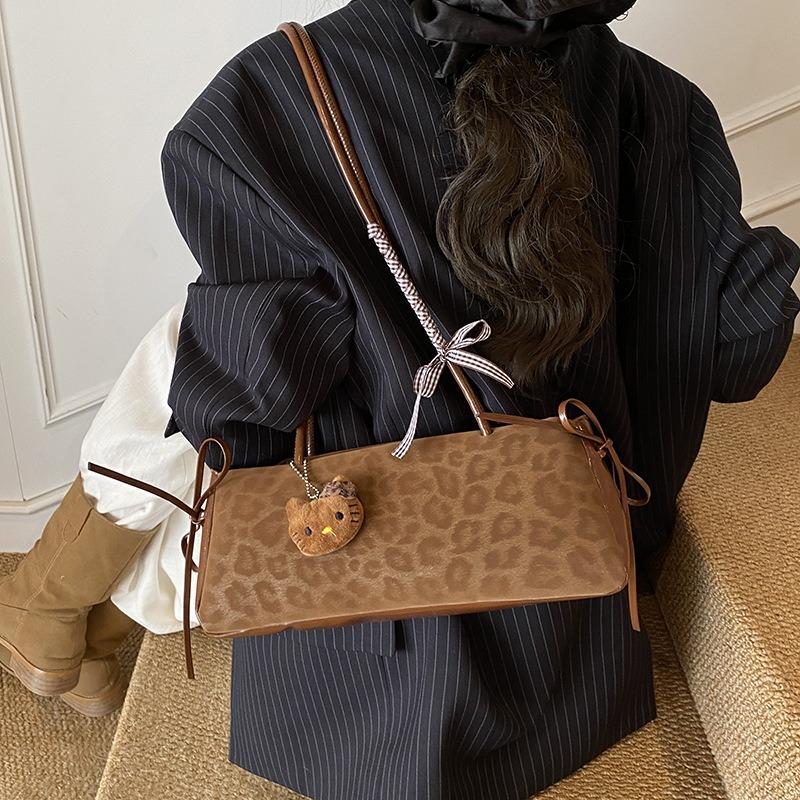 Leopard Print Bag Women's Large Capacity New Summer Niche Design Shoulder Underarm Bag Texture Work Commuter Bag