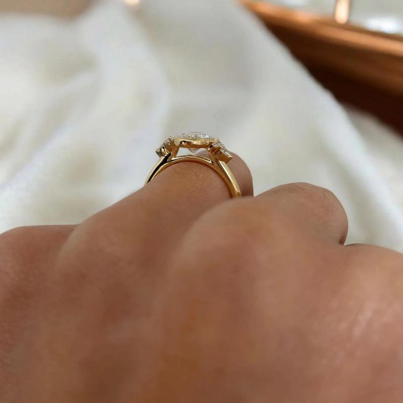 Sparkling Cubic Zirconia Golden Ring for Women Wedding Engagement Ring Bridal Proposal Jewelry Birthday Anniversary Holiday Gift