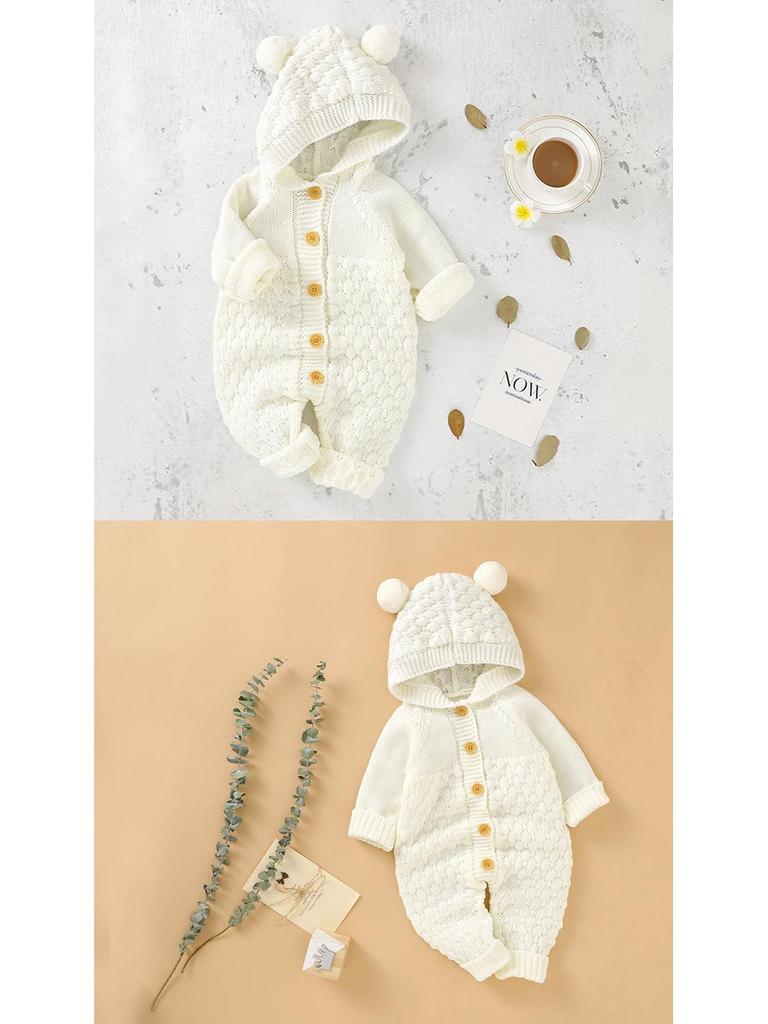 Conjunto de presente de urso de algodão orgânico com brinquedo de madeira em mala – presente unissex de primavera para o inverno