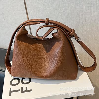 Retro Small Bag Women's Autumn and Winter Versatile 2025 New Shoulder Messenger Bag Popular This Year, Mother and Child Bucket Bag