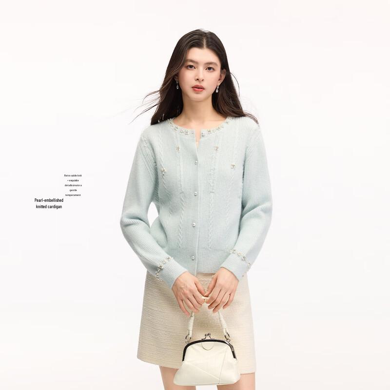 

FivePlus Women s Pearl Embellished Cable Knit V-Neck Sweater One Size