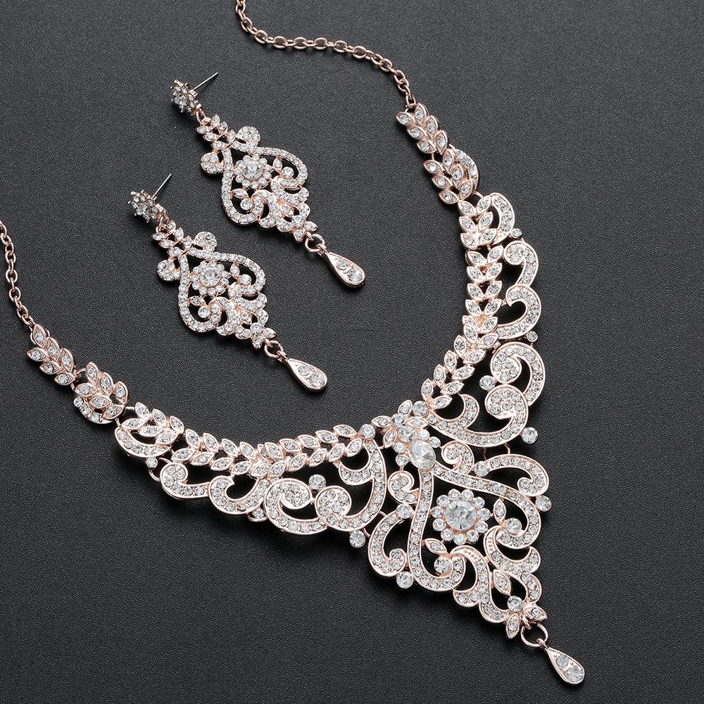 Court Cut-out Jewelry Set with Gold Inlaid with White Rhinestones