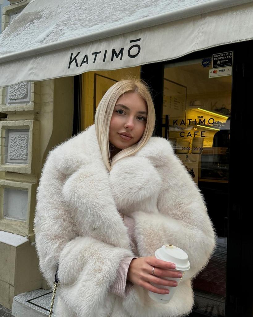 Damski zimowy płaszcz ze sztucznego futra lisa z kołnierzem garniturowym