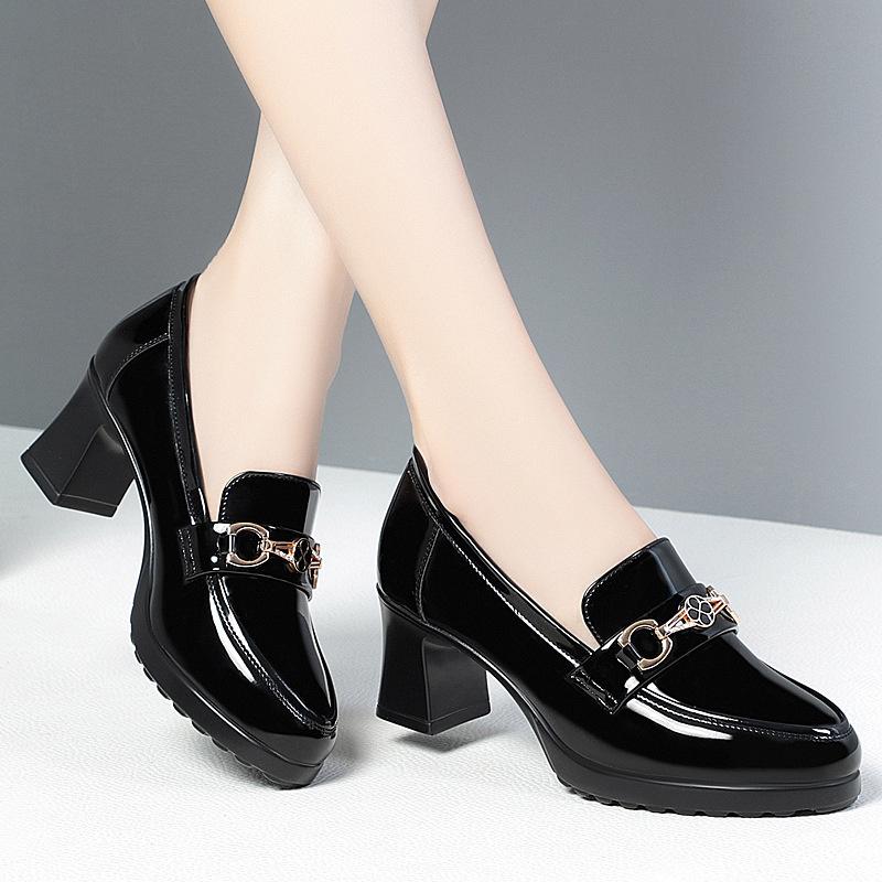 Spring New Women Square Heels Metal Chain Pumps Soft Leather Shoes Fashion Slip On Chunky Heel Casual Mary Jane Shoes