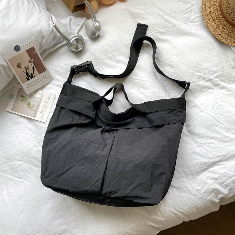 

New Casual Lazy Style Lightweight Simple Large Capacity Shoulder Bag Folded Commuter Tote Bag Fashi Versatile Crossbody Bag чёрный